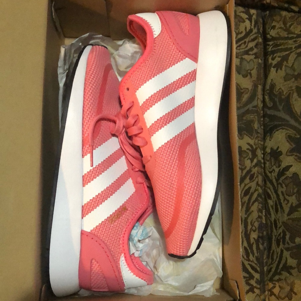 Adidas Sneakers